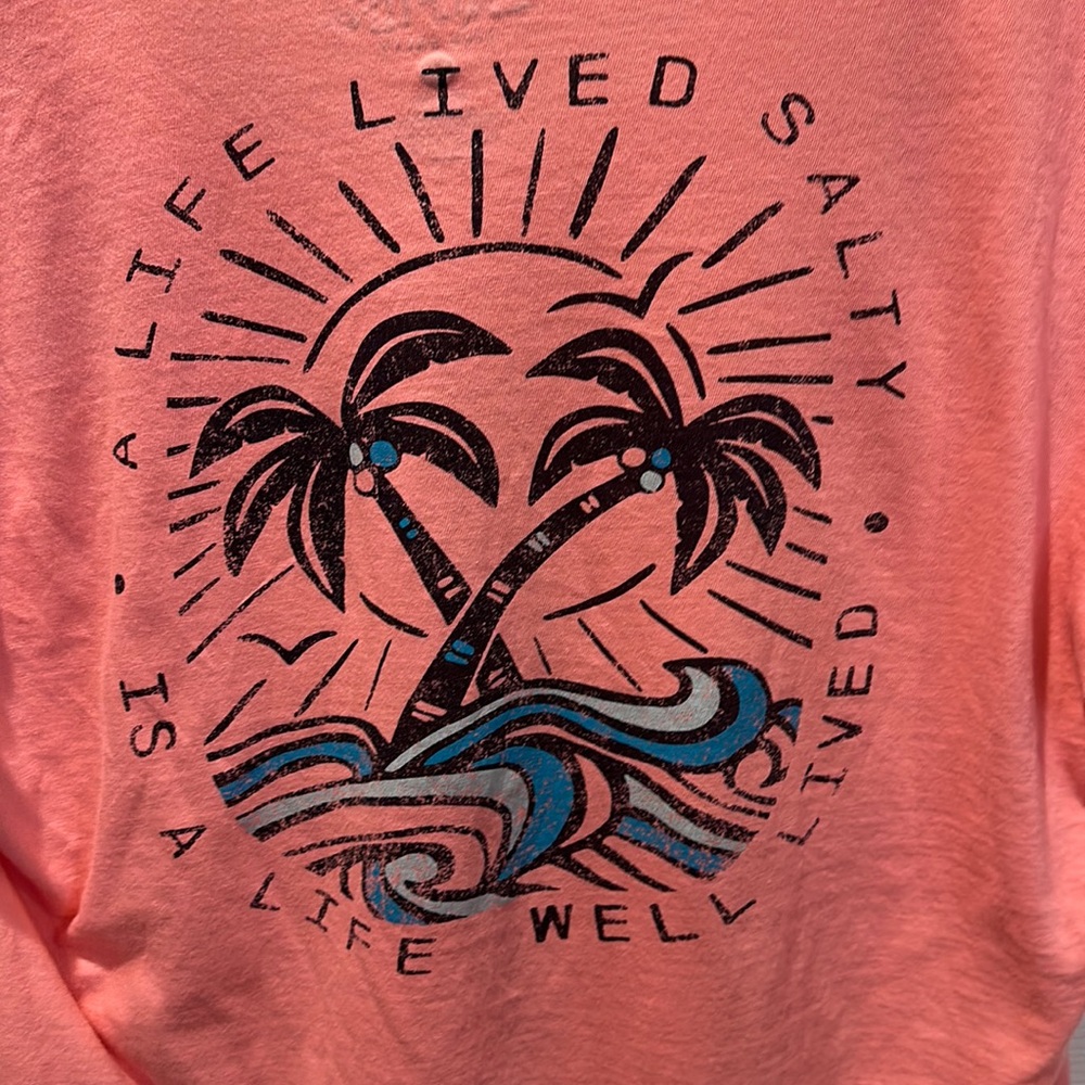 Salt Life coral short sleeve T-Shirt ‘a life lived salty ….’ Size large